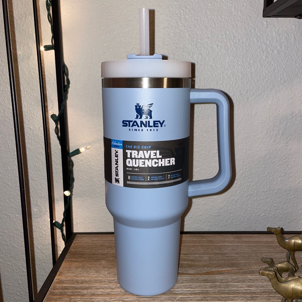 Chambray NWT Stanley 40oz